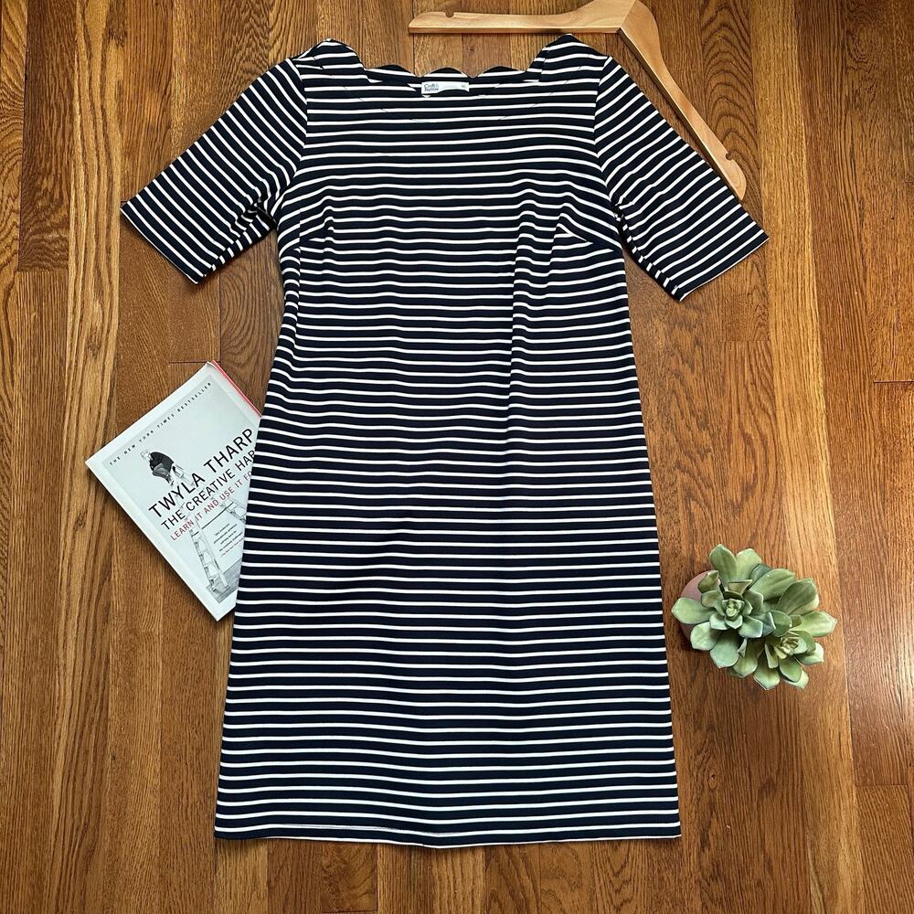 Croft & Barrow Navy & White Striped Scalloped Neck Short Sleeve Shift Dress